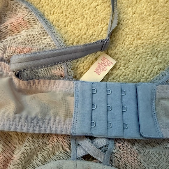 Victorias Secret 36DD Unlined Bra - Picture 3 of 6